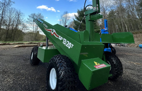 SF-13/20 Self-Propelled Wood Splitter 20′ Long Conveyor
